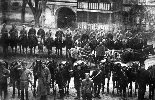 Вступление_отряда_Красной_гвардии_в_Бахчисарай_1918