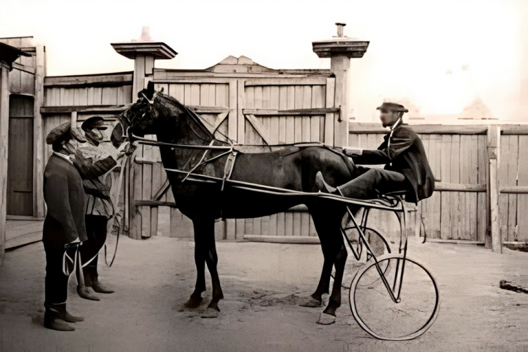 images (1)-artguru-4f03e7f8-e2a0-42a4-a1b0-8c92e28cd8cc